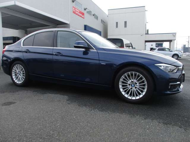 3シリーズセダン320i ラグジュアリー