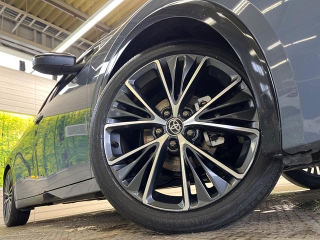 �y����18�C���`�A���~�z�C�[���z�O�ςɃ}�b�`���������A���~�z�C�[���𑕒����Ă���܂��B�e��ЊO�A���~�z�C�[����A�X�^�b�h���X�^�C�����戵�����Ă���܂��B���񂲑��k����������