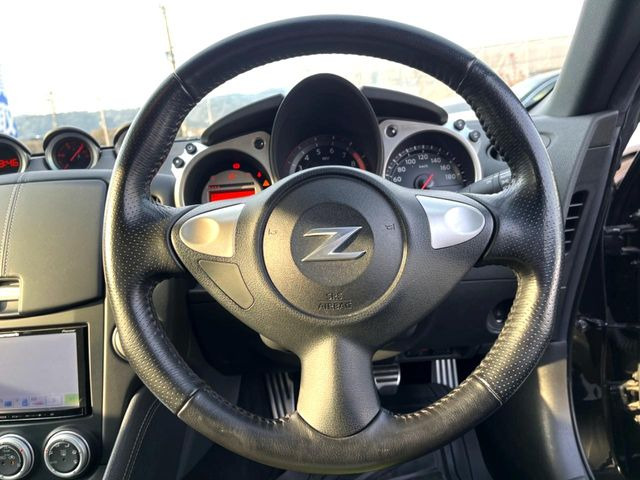 �y�����v�����X�e�A�����O�z�㎿�Ȋv���g�p���邱�ƂŁA��ɂ����������݂ƂĂ��^�]���₷���n���h���ł���