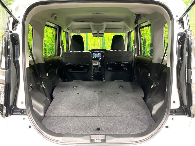 ���i�̂���������ʋ΁A���}���ɏ\���ȉ׎��X�y�[�X���m�ۂ��Ă���܂��B�Z�J���h�V�[�g��|���ƁA�傫�ȉו��̐ύڂ��\�ł���