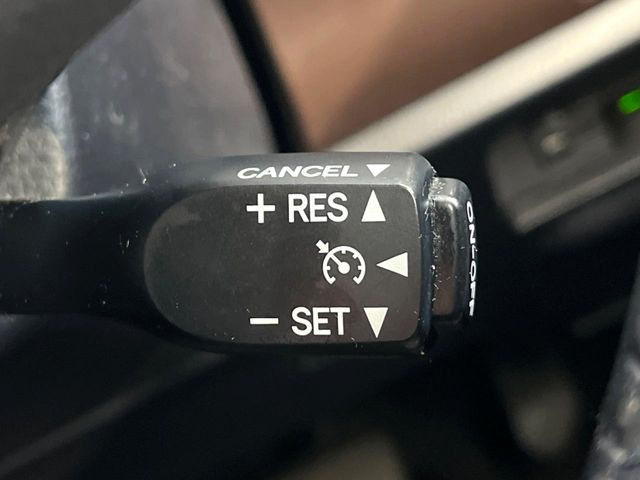 �y�N���[�Y�R���g���[���z�������H�����N���N���s�B�A�N�Z���𗣂��Ă���葬�x�ő��s���ł��A�������^�]���̕��S���y��!�����E�������ȒP�ȃX�C�b�`����Œ����ł��܂��B