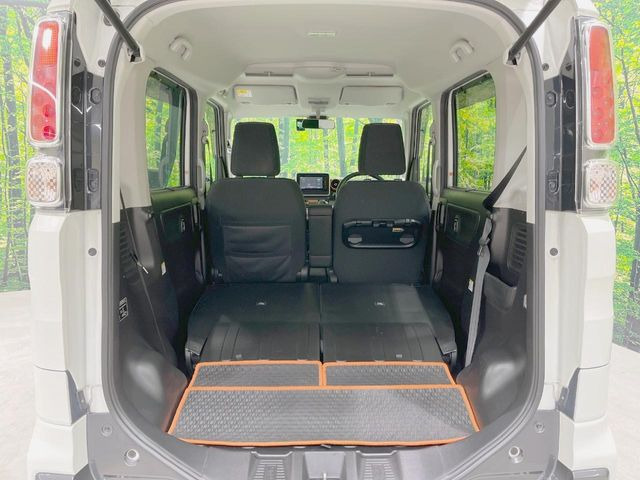 ���i�̂���������ʋ΁A���}���ɏ\���ȉ׎��X�y�[�X���m�ۂ��Ă���܂��B�Z�J���h�V�[�g��|���ƁA�傫�ȉו��̐ύڂ��\�ł���