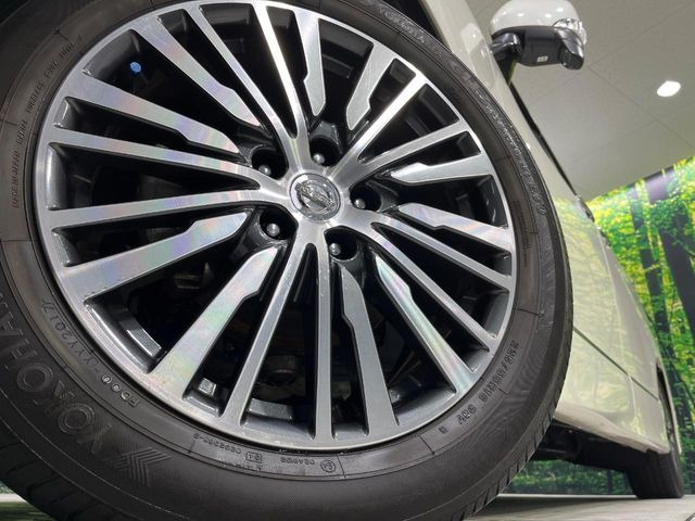 �y����18�C���`�A���~�z�C�[���z�O�ςɃ}�b�`���������A���~�z�C�[���𑕒����Ă���܂��B�e��ЊO�A���~�z�C�[����A�X�^�b�h���X�^�C�����戵�����Ă���܂��B���񂲑��k����������