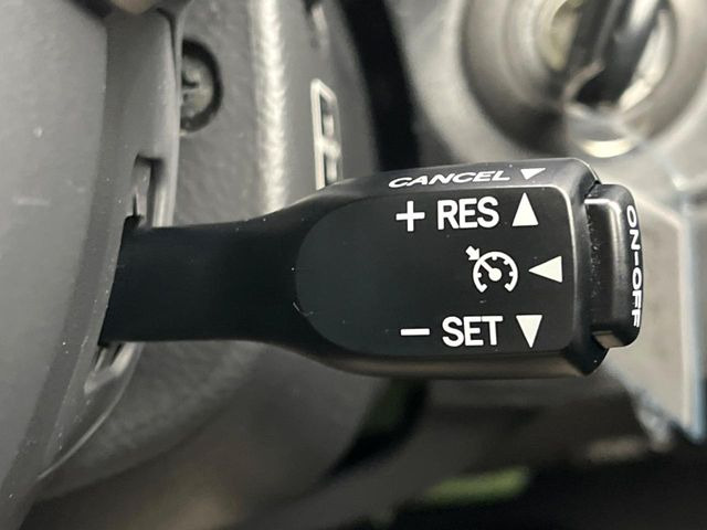 �y�N���[�Y�R���g���[���z�������H�����N���N���s�B�A�N�Z���𗣂��Ă���葬�x�ő��s���ł��A�������^�]���̕��S���y��!�����E�������ȒP�ȃX�C�b�`����Œ����ł��܂��B