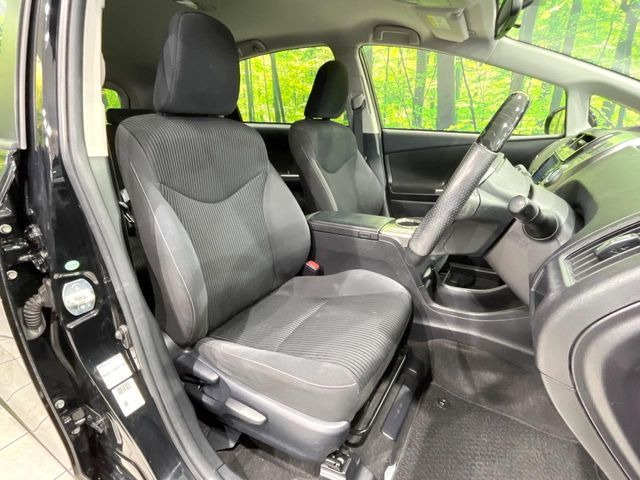 運転席シート廻りは使用感も少なく、良好な状態となっています。丁寧に使われていたことがよくわかりますね。
