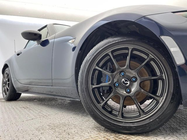 �y����RAYS��16�C���`�A���~�z�C�[���z��l�C���[�J�[�̃z�C�[���𑕔���y�ʁE���d�x�̃A���~�z�C�[���́A�n���h�����O�E�����ȂǁA����̎������サ�Ă���܂���