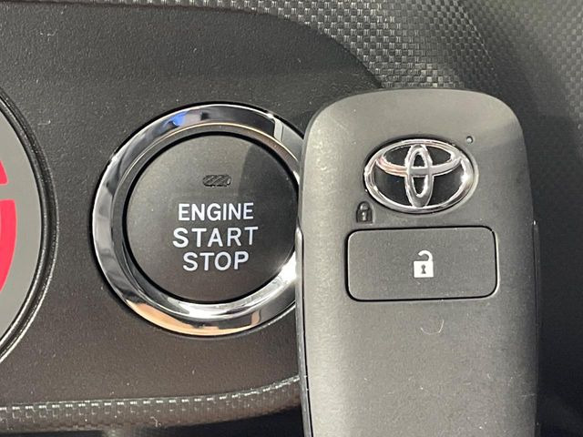 �y�X�}�[�g�L�[�z�J�o����|�P�b�g�ɓ��ꂽ�܂܂ł��h�A�̎{���E�������\�ȃX�}�[�g�L�[�𑕔��B�G���W���̃I���E�I�t�����J�M�����o���K�v����������Ƃ��Ă��֗��ł���