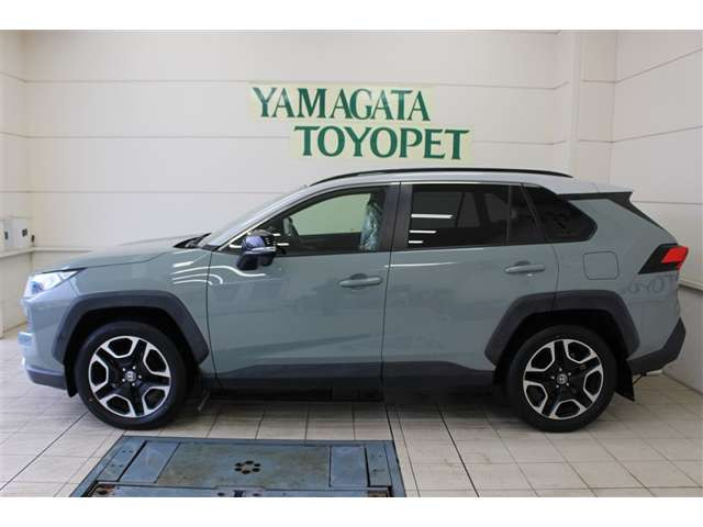 RAV42.0 アドベンチャー 4WD