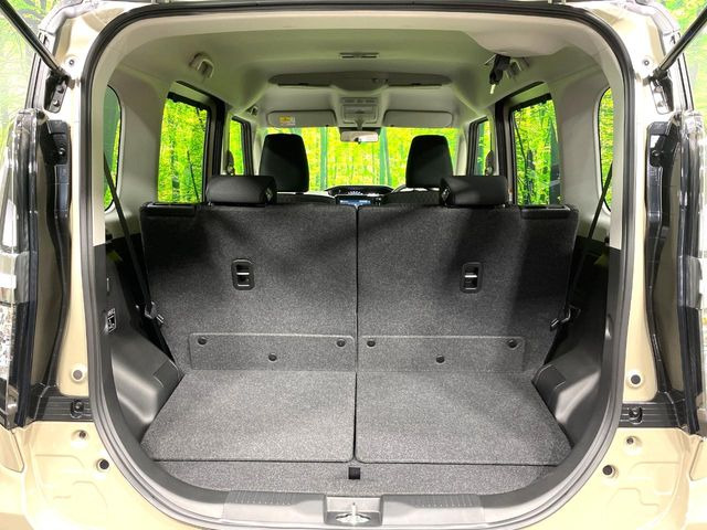 ���i�̂���������ʋ΁A���}���ɏ\���ȉ׎��X�y�[�X���m�ۂ��Ă���܂��B�Z�J���h�V�[�g��|���ƁA�傫�ȉו��̐ύڂ��\�ł���