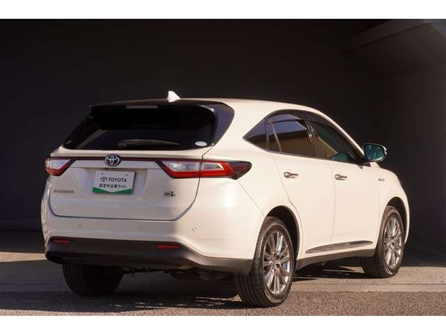 ハリアー2.5 ハイブリッド E-Four プログレス メタル アンド レザーパッケージ 4WD