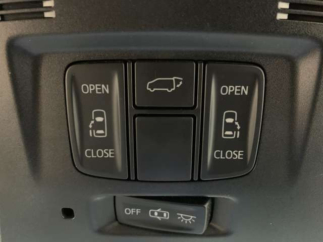 �l�C�̗����d���X���C�h�h�A�t��!�����̕���ו��Ŏ肪�ǂ����Ă����Ԃł������X���C�h�h�A�������J�Ń��N�`���ł�!!