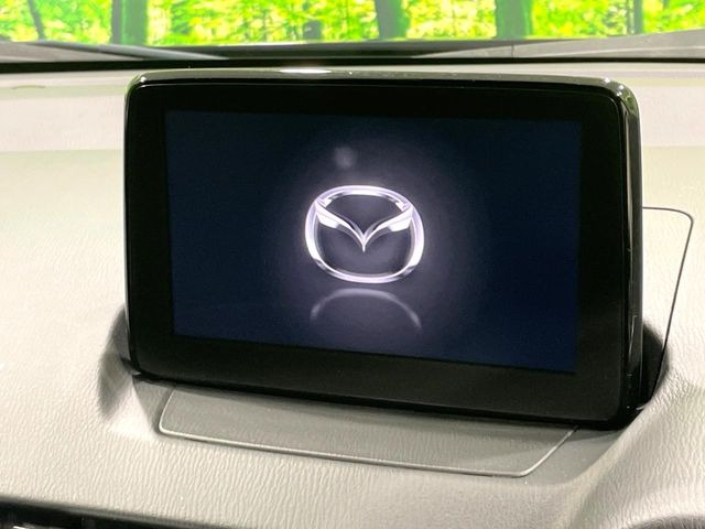 �y�}�c�_�R�l�N�g�i�r�z�ԓ��̕��͋C�Ƀ}�b�`������̌^�^�C�v�̃i�r�B�e����q�ݒ��Bluetooth�Đ����A�l�X�ȋ@�\���y���߂܂��B�����I�ȃ_�C�������삪�\�ŁA�g��������ǍD�ł��B