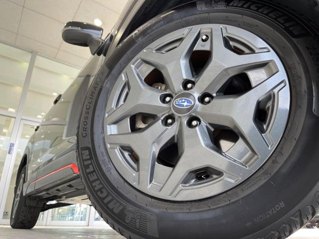 �y����17�C���`�A���~�z�C�[���z�O�ςɃ}�b�`���������A���~�z�C�[���𑕒����Ă���܂��B�e��ЊO�A���~�z�C�[����A�X�^�b�h���X�^�C�����戵�����Ă���܂��B���񂲑��k����������