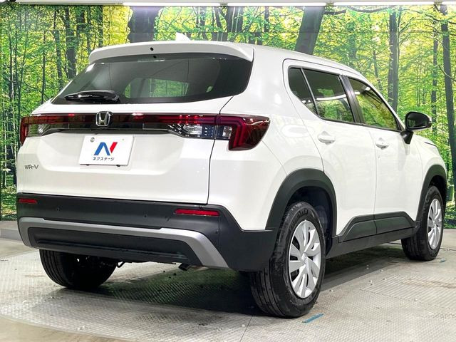 ☆全国のネクステージからお取り寄せが可能※!遠方の店舗に展示してあるクルマが気になる場合も、最寄りの店舗でご覧いただくことが可能です!是非私たちに要望をお聞かせください!※別途費用