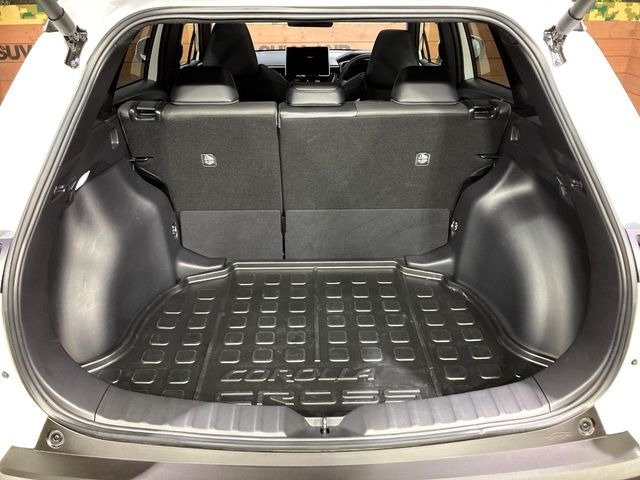 ���i�̂���������ʋ΁A���}���ɏ\���ȉ׎��X�y�[�X���m�ۂ��Ă���܂��B�Z�J���h�V�[�g��|���ƁA�傫�ȉו��̐ύڂ��\�ł���