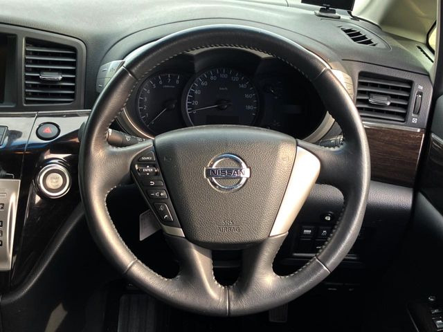 �������̊v�����n���h���ł��􍂋����̂��錩���ڂɁA�n���h�����O�̑����A����₷���������ł���