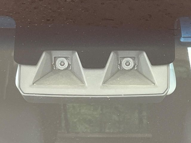 �y�X�}�[�g�A�V�X�g�z���s���ɑO���̎ԗ�����F�����A�Փ˂������Ȏ��͌x��ƃu���[�L�ŏՓˉ���Ɣ�Q�y�����A�V�X�g�B�����S�Ƀh���C�u�����y���݂��������܂��B