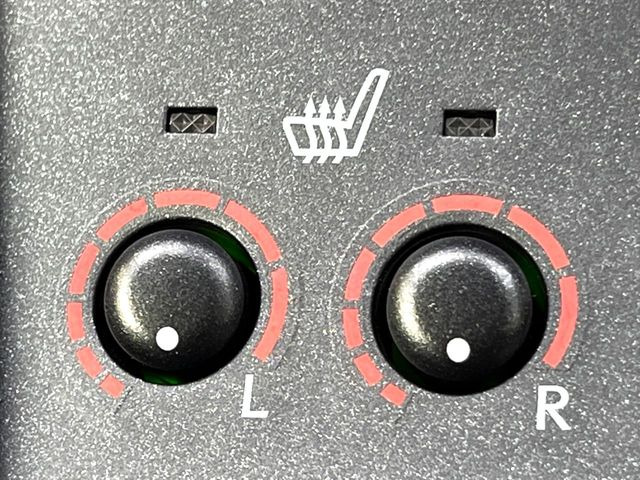 �y�V�[�g�q�[�^�[�z�������ɏd�󂷂�V�[�g�q�[�^�[!�G�A�R����葁�����܂��Ă����̂Ŋ�����̐l�����S�ł��ˁ�G�A�R���̉����͊������邩����A�Ƃ������ɂ����������߂ł��B