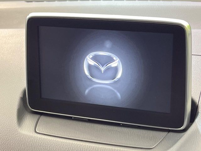 �y�}�c�_�R�l�N�g�i�r�z�ԓ��̕��͋C�Ƀ}�b�`������̌^�^�C�v�̃i�r�B�e����q�ݒ��Bluetooth�Đ����A�l�X�ȋ@�\���y���߂܂��B�����I�ȃ_�C�������삪�\�ŁA�g��������ǍD�ł��B