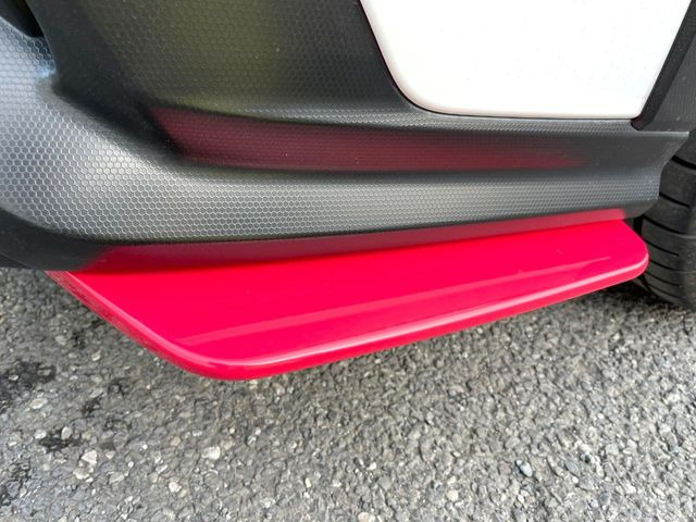 �ySTI�X�^�C���p�b�P�[�W�z�t�����g�E�T�C�h�E���A��STI�̃G�A���œ���B�O�ς̃X�|�[�e�B�[�����ۗ������Ă���邾���łȂ��A�������s���̋�̓o�����X���œK�����Ă���܂��B