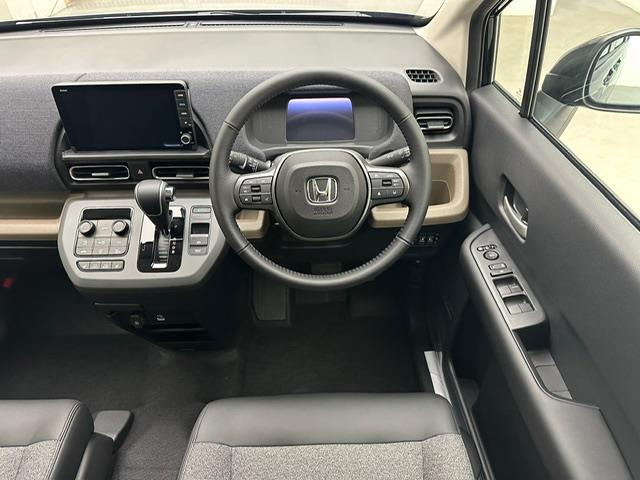 フリード1.5 e:HEV エアー EX