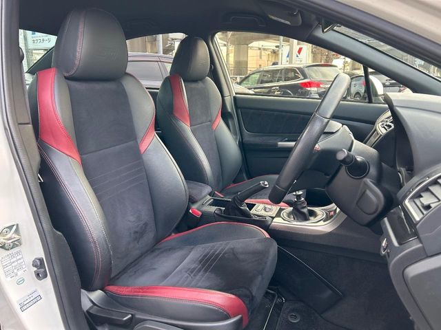 �y�n�[�t���U�[�V�[�g�z�������ƍ���S�n�𗼗������l�C�̃V�[�g���w�ʁE���ʂ̃t�@�u���b�N�f�ނ́A�ʋC���̗ǂ��⊊��ɂ����ɗD��Ă��܂��B�C���╞���ɍ��E���ꂸ���K�ɂ���肢�������܂��B