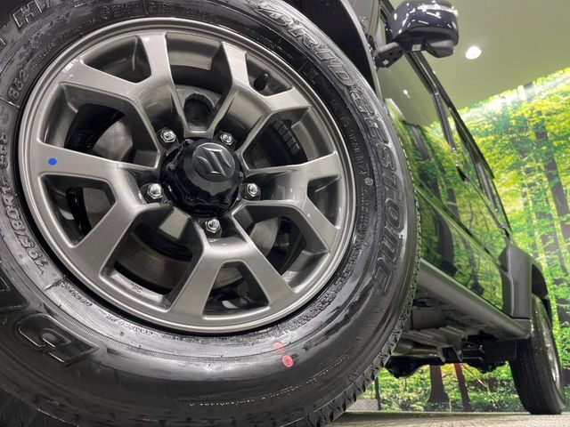 �y����15�C���`�A���~�z�C�[���z�O�ςɃ}�b�`���������A���~�z�C�[���𑕒����Ă���܂��B�e��ЊO�A���~�z�C�[����A�X�^�b�h���X�^�C�����戵�����Ă���܂��B���񂲑��k����������