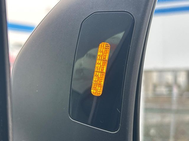 �y�����r�[�N���f�B�e�B�N�V�����z���s���A�h�A�~���[�̎��p�ɂȂ�₷���ӏ��Ɍ㑱�Ԃ��ڋ߂���ƃT�C�h�~���[�t�߂Ɍx����\���A�h���C�o�[�ɒ��ӊ��N�ƁA����̍ۂ̓n���h��������A�V�X�g�����܂��B