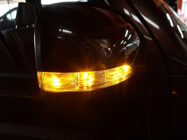 �h�A�~���[�ɃE�B���J�[���t���Ă��āA����̎ԂɁu�E�B���J�[&�n�U�[�h�v���C�Â��Ă��炦�鑕���ł�!��������S�E���S�Ȃ�ł�!