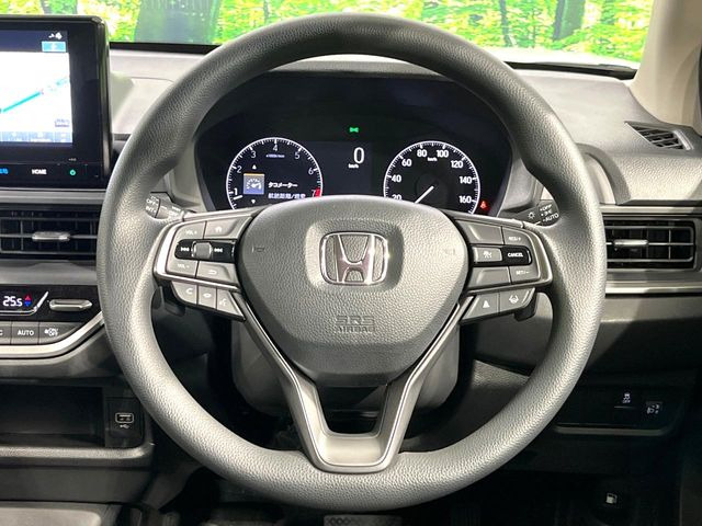 ステアリングも使用感が少なく、きれいな状態となっております♪