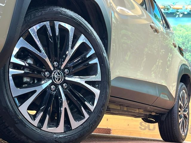 �y����18�C���`�A���~�z�C�[���z�O�ςɃ}�b�`���������A���~�z�C�[���𑕒����Ă���܂��B�e��ЊO�A���~�z�C�[����A�X�^�b�h���X�^�C�����戵�����Ă���܂��B���񂲑��k����������