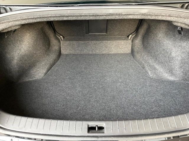 ���i�̂���������ʋ΁A���}���ɏ\���ȉ׎��X�y�[�X���m�ۂ��Ă���܂��B