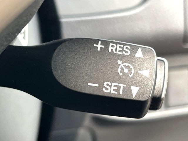 �y�N���[�Y�R���g���[���z�������H�����N���N���s�B�A�N�Z���𗣂��Ă���葬�x�ő��s���ł��A�������^�]���̕��S���y��!�����E�������ȒP�ȃX�C�b�`����Œ����ł��܂��B