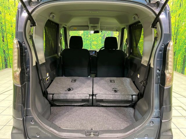 ���i�̂���������ʋ΁A���}���ɏ\���ȉ׎��X�y�[�X���m�ۂ��Ă���܂��B�Z�J���h�V�[�g��|���ƁA�傫�ȉו��̐ύڂ��\�ł���