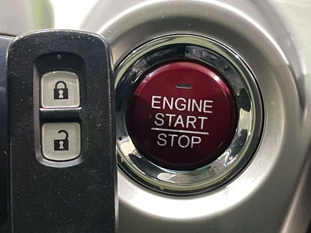 �yHonda�X�}�[�g�L�[�z�J�o����|�P�b�g�ɓ��ꂽ�܂܂ł��h�A�̎{���E�������\�ȃX�}�[�g�L�[�𑕔��B�G���W���̃I���E�I�t�����J�M�����o���K�v����������Ƃ��Ă��֗��ł���