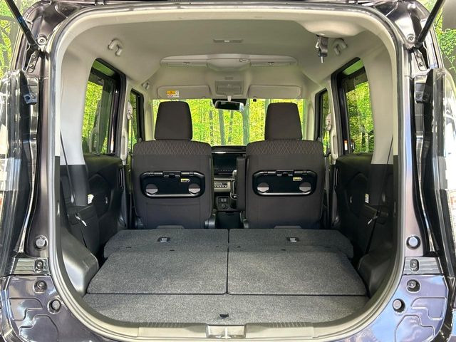 ���i�̂���������ʋ΁A���}���ɏ\���ȉ׎��X�y�[�X���m�ۂ��Ă���܂��B�Z�J���h�V�[�g��|���ƁA�傫�ȉו��̐ύڂ��\�ł���