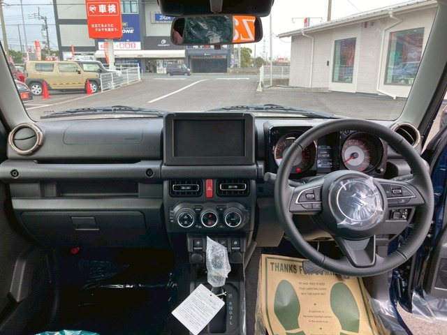 �܂Ƃ܂�̂���C���p�l�f�U�C���B�e��̃X�C�b�`�ނ��g���₷���ʒu�ɔz�u����A���K�ȑ������񋟂��܂�!