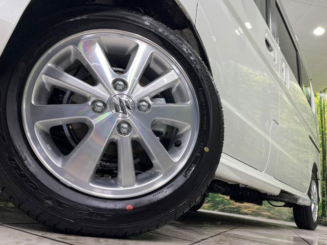 �y����14�C���`�A���~�z�C�[���z�O�ςɃ}�b�`���������A���~�z�C�[���𑕒����Ă���܂��B�e��ЊO�A���~�z�C�[����A�X�^�b�h���X�^�C�����戵�����Ă���܂��B���񂲑��k����������