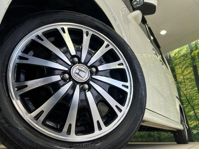 �y����15�C���`�A���~�z�C�[���z�O�ςɃ}�b�`���������A���~�z�C�[���𑕒����Ă���܂��B�e��ЊO�A���~�z�C�[����A�X�^�b�h���X�^�C�����戵�����Ă���܂��B���񂲑��k����������