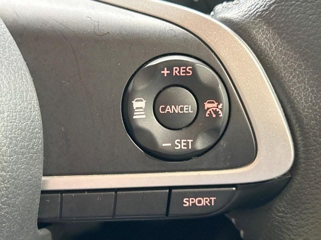 【アダプティブクルーズコントロール】高速道路での長距離走行が楽に!!自動で速度を保つクルーズコントロールが、衝突軽減システムと連携し、前方の車両を感知して車間を保つように速度調節してくれます!!