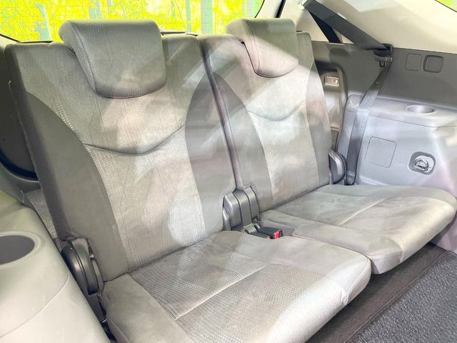3列目シートはもちろん状態良好☆大人でもゆったりと座って頂けますので、大人数でのお出かけもラクラクです♪ご家族で、気の知れた仲間で、ドライブに行くのが楽しみですね♪