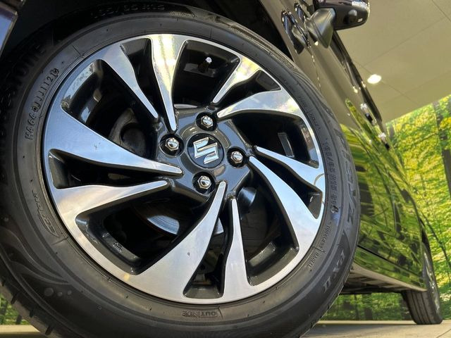 �y����15�C���`�A���~�z�C�[���z�O�ςɃ}�b�`���������A���~�z�C�[���𑕒����Ă���܂��B�e��ЊO�A���~�z�C�[����A�X�^�b�h���X�^�C�����戵�����Ă���܂��B���񂲑��k����������