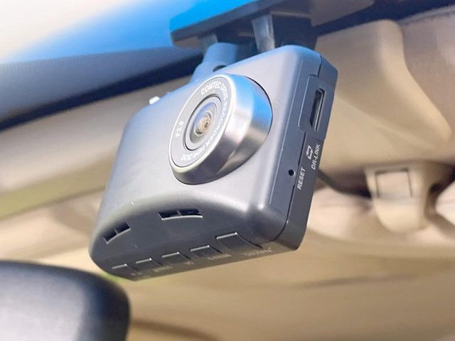 �y�h���C�u���R�[�_�[�z���S�E���S�ȃJ�[���C�t�ɕK�{�̃h���C�u���R�[�_�[�𑕔�!���s���͂������A������^�]�⎖�̂ɑ��������ۂ̏󋵂��f���ŋL�^���A����̃��X�N�ɔ����܂��B