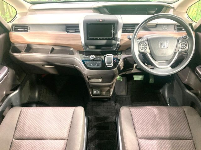 フリードハイブリッド