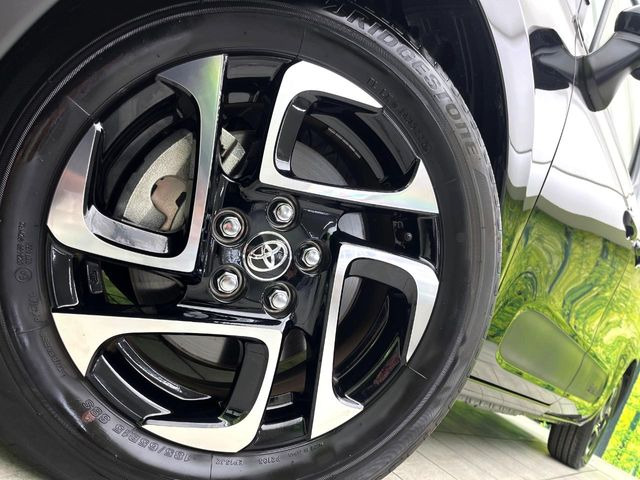 �y����15�C���`�A���~�z�C�[���z�O�ςɃ}�b�`���������A���~�z�C�[���𑕒����Ă���܂��B�e��ЊO�A���~�z�C�[����A�X�^�b�h���X�^�C�����戵�����Ă���܂��B���񂲑��k����������