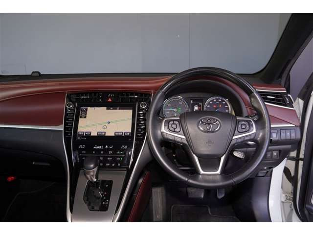 ハリアー2.5 ハイブリッド E-Four プログレス メタル アンド レザーパッケージ 4WD