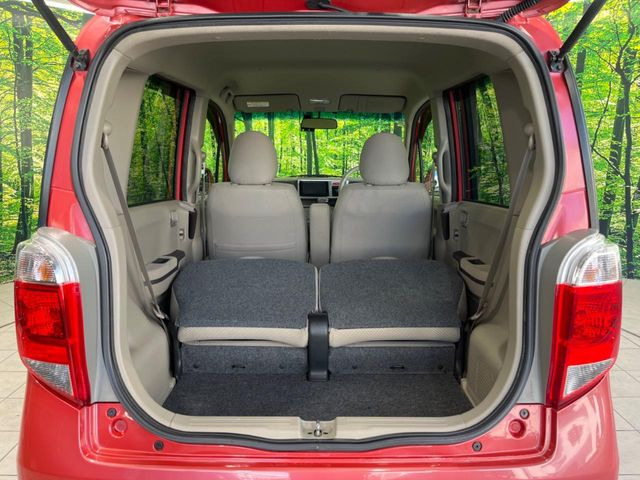 ���i�̂���������ʋ΁A���}���ɏ\���ȉ׎��X�y�[�X���m�ۂ��Ă���܂��B�Z�J���h�V�[�g��|���ƁA�傫�ȉו��̐ύڂ��\�ł���