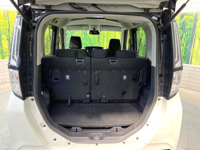 ���i�̂���������ʋ΁A���}���ɏ\���ȉ׎��X�y�[�X���m�ۂ��Ă���܂��B�Z�J���h�V�[�g��|���ƁA�傫�ȉו��̐ύڂ��\�ł���