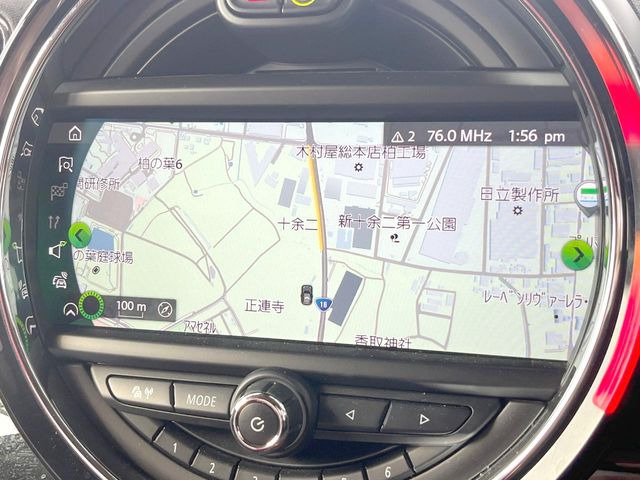 ��MINI�����i�r:��̊��̂���i�r�́A����������ԓ������o���Ă���܂��BBluetooth�Đ��ȂǃI�[�f�B�I�@�\���[�����Ă���܂��̂ŁA�^�]�����y���߂܂���