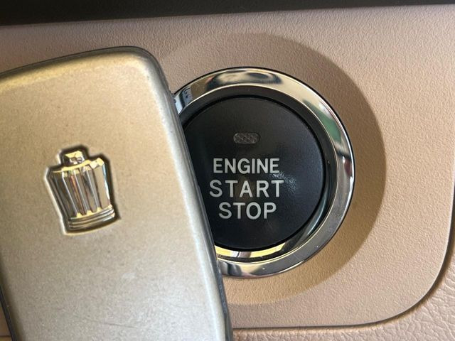 �y�X�}�[�g�L�[�z�J�o����|�P�b�g�ɓ��ꂽ�܂܂ł��h�A�̎{���E�������\�ȃX�}�[�g�L�[�𑕔��B�G���W���̃I���E�I�t�����J�M�����o���K�v����������Ƃ��Ă��֗��ł���